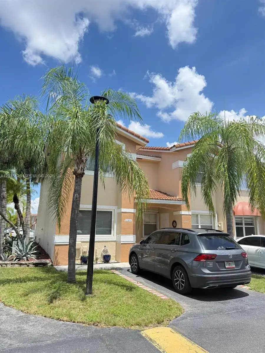2 bedroom 2 bath Residential for sale at 13891 SW 64th St, Miami FL 33183