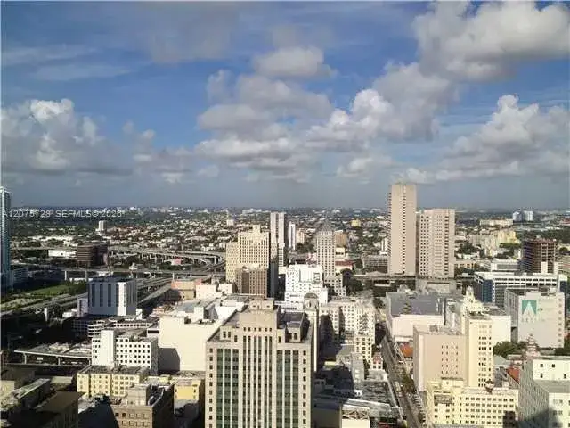 1 bedroom 1 bath Residential Lease for rent at 50 Biscayne Blvd # 4105, Miami FL 33132