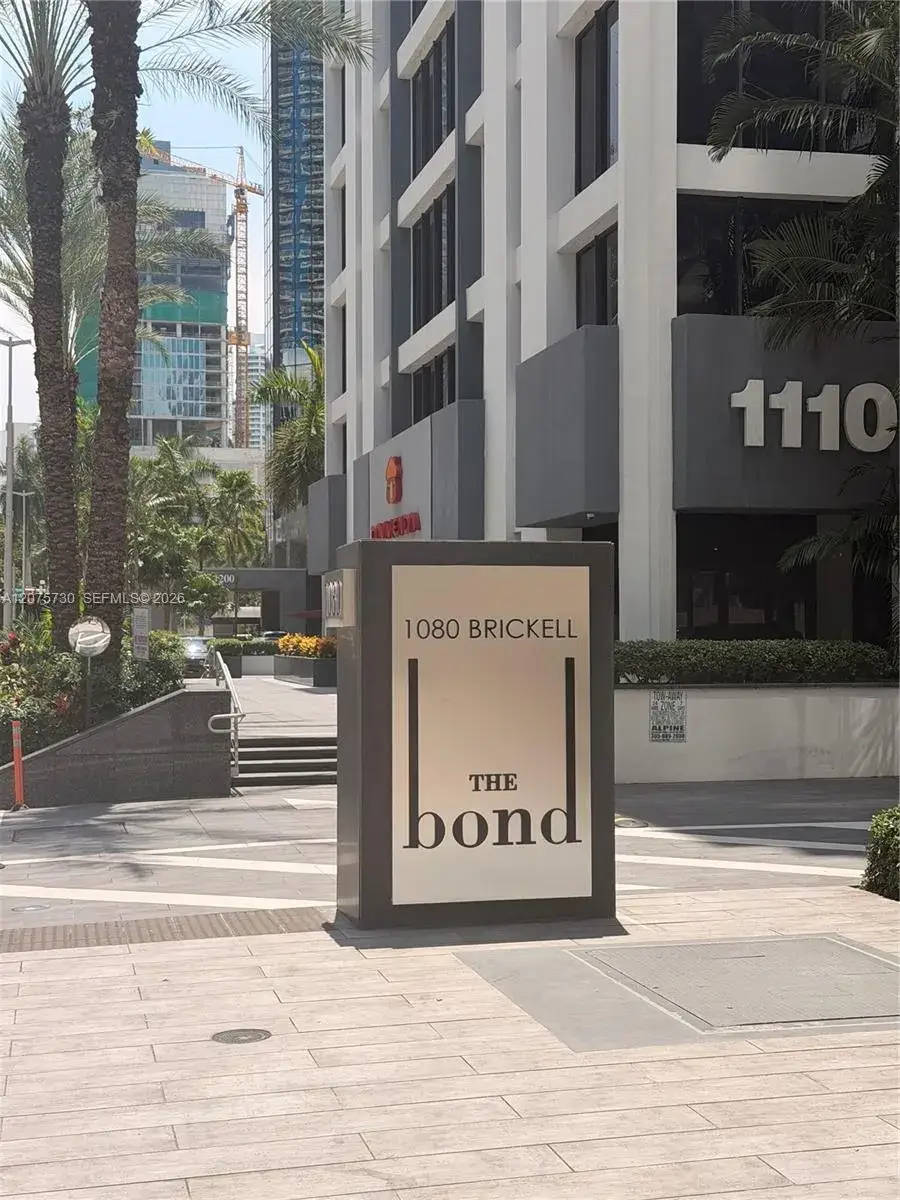 1 bedroom 1 bath Residential for sale at 1080 Brickell Ave # 913, Miami FL 33131