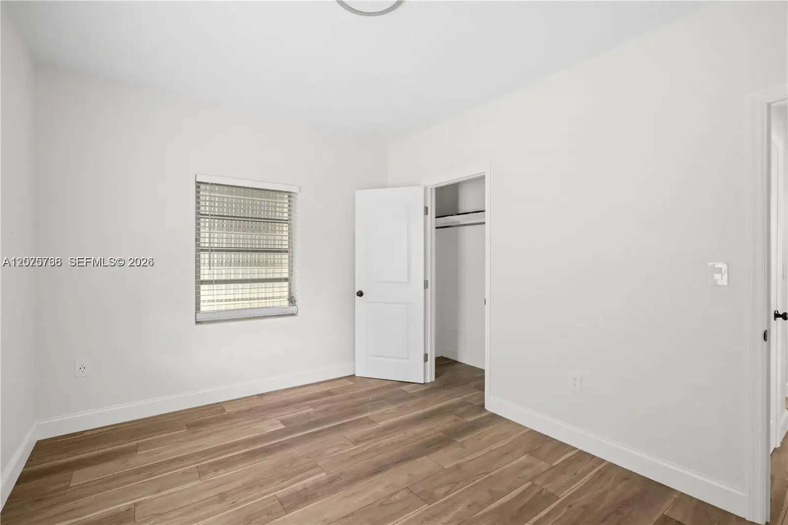 2 bedroom 1 bath Residential Lease for rent at 27 NW 21st St, Homestead FL 33030