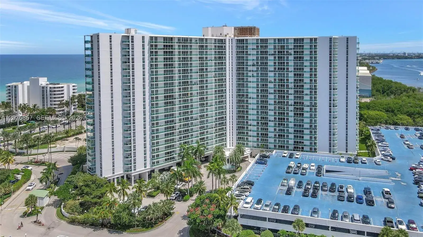 1 bedroom 1 bath Residential for sale at 100 Bayview Dr # 502, Sunny Isles Beach FL 33160