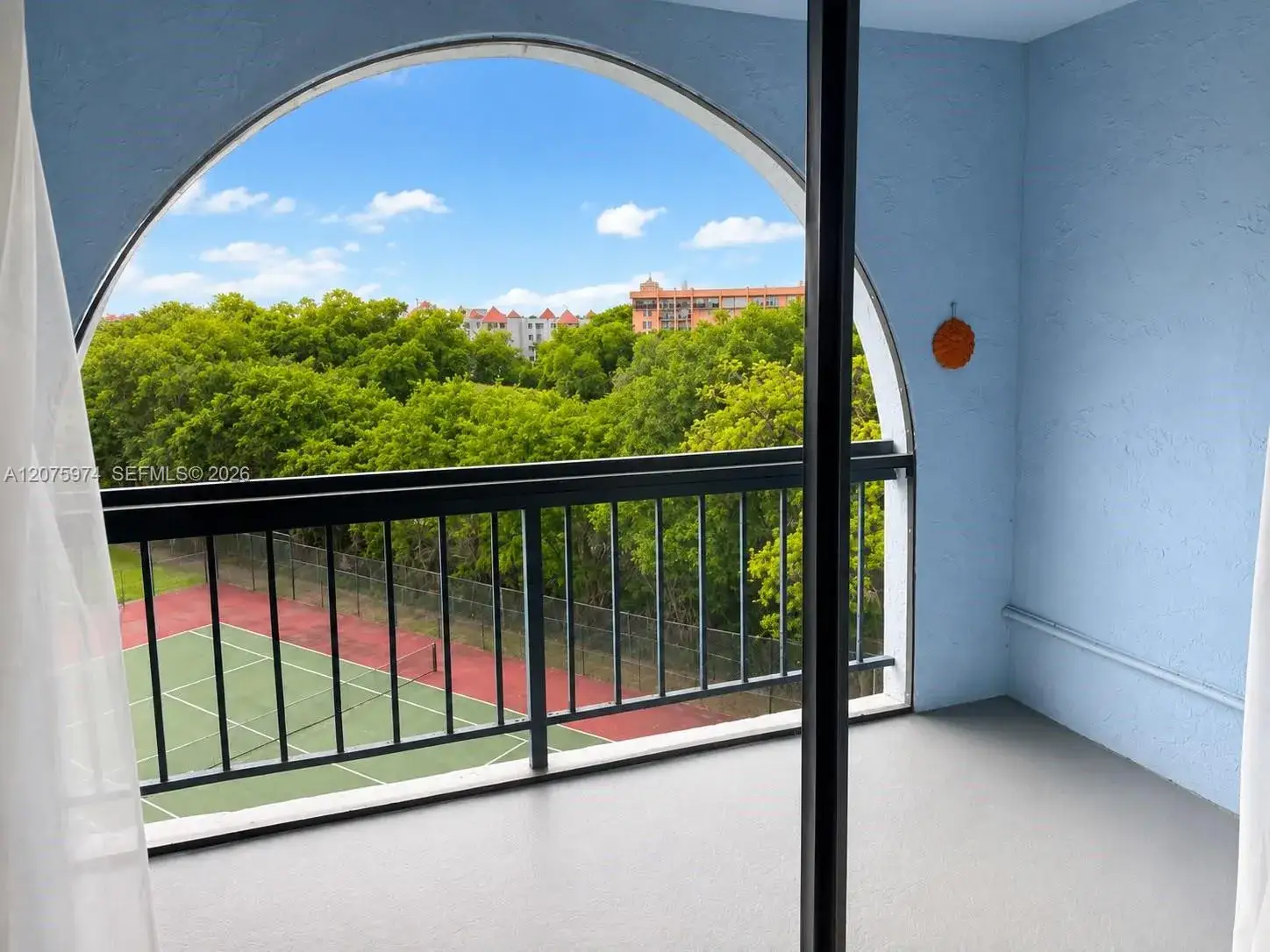 1 bedroom 1 bath Residential Lease for rent at 9440 Fontainebleau Blvd # 515, Miami FL 33172