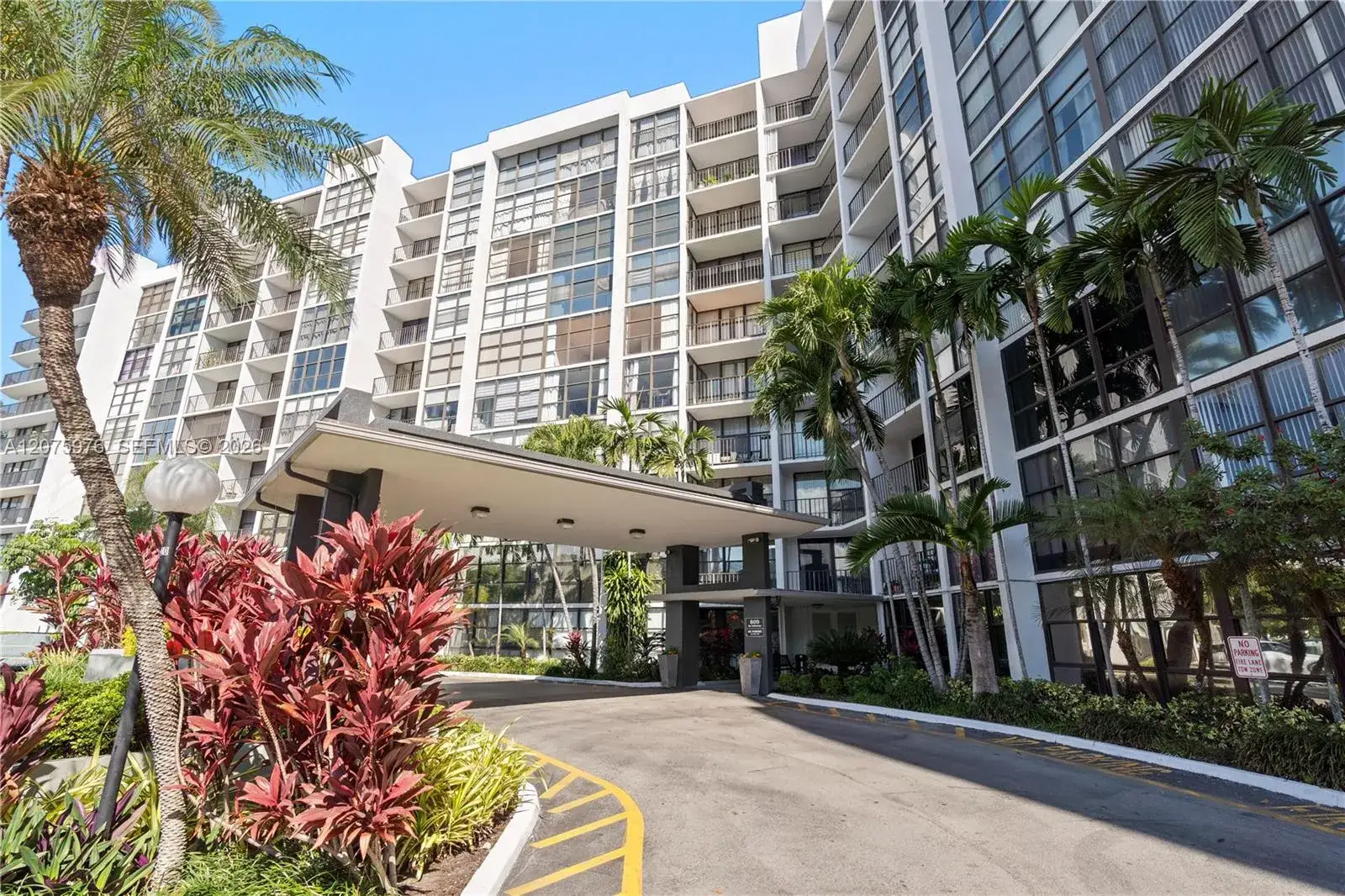 2 bedroom 2 bath Residential Lease for rent at 800 Parkview Dr # 909, Hallandale Beach FL 33009