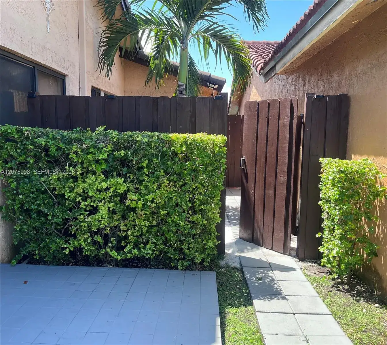 1 bedroom 1 bath Residential Lease for rent at 1115 SW 136th Pl # 2, Miami FL 33184
