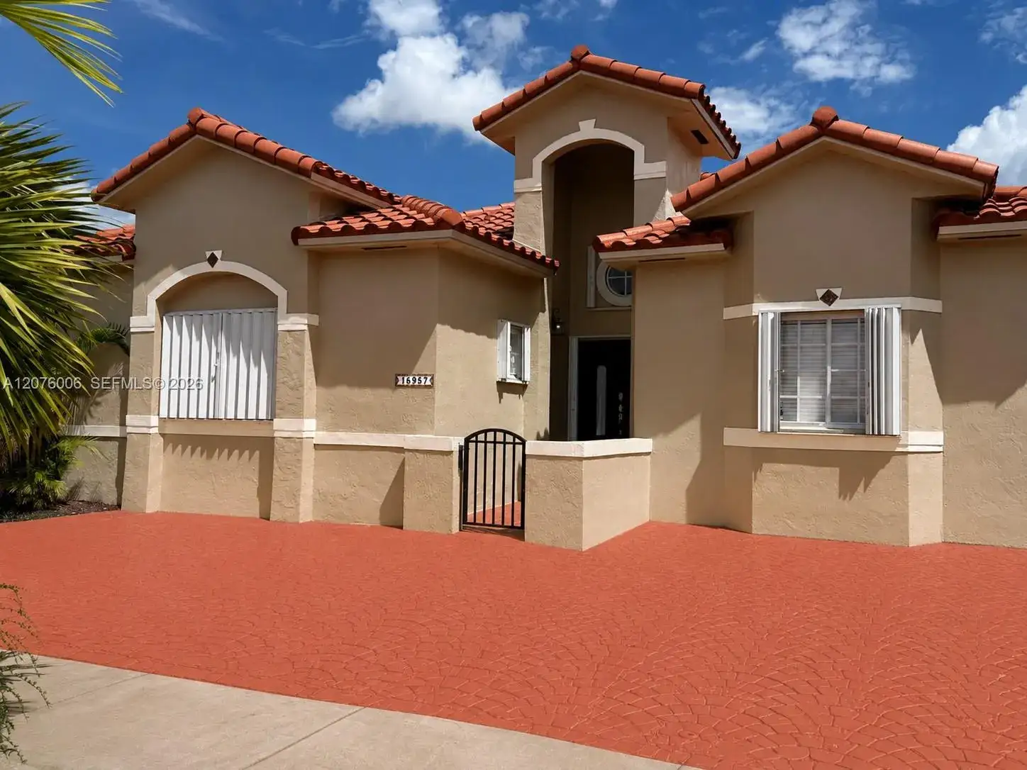 3 bedroom 2 bath Residential Lease for rent at 15957 SW 54th Ter, Miami FL 33185