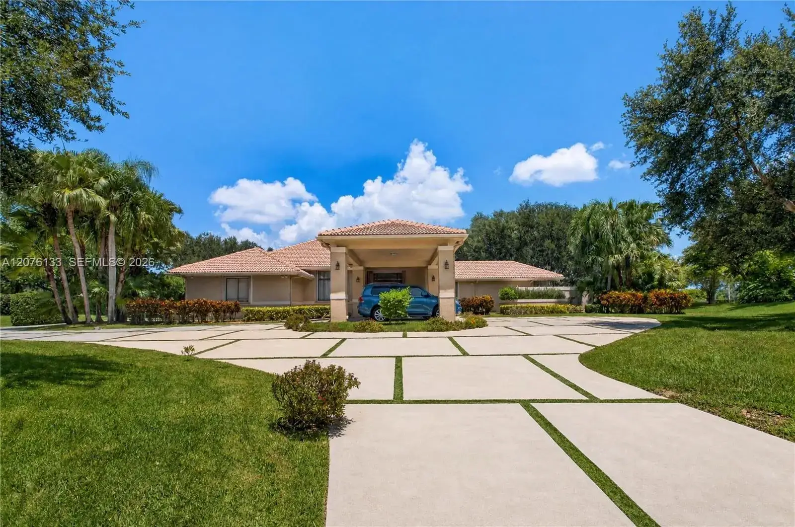4 bedroom 3 bath Residential for sale at 2725 Hunter Rd, Weston FL 33331