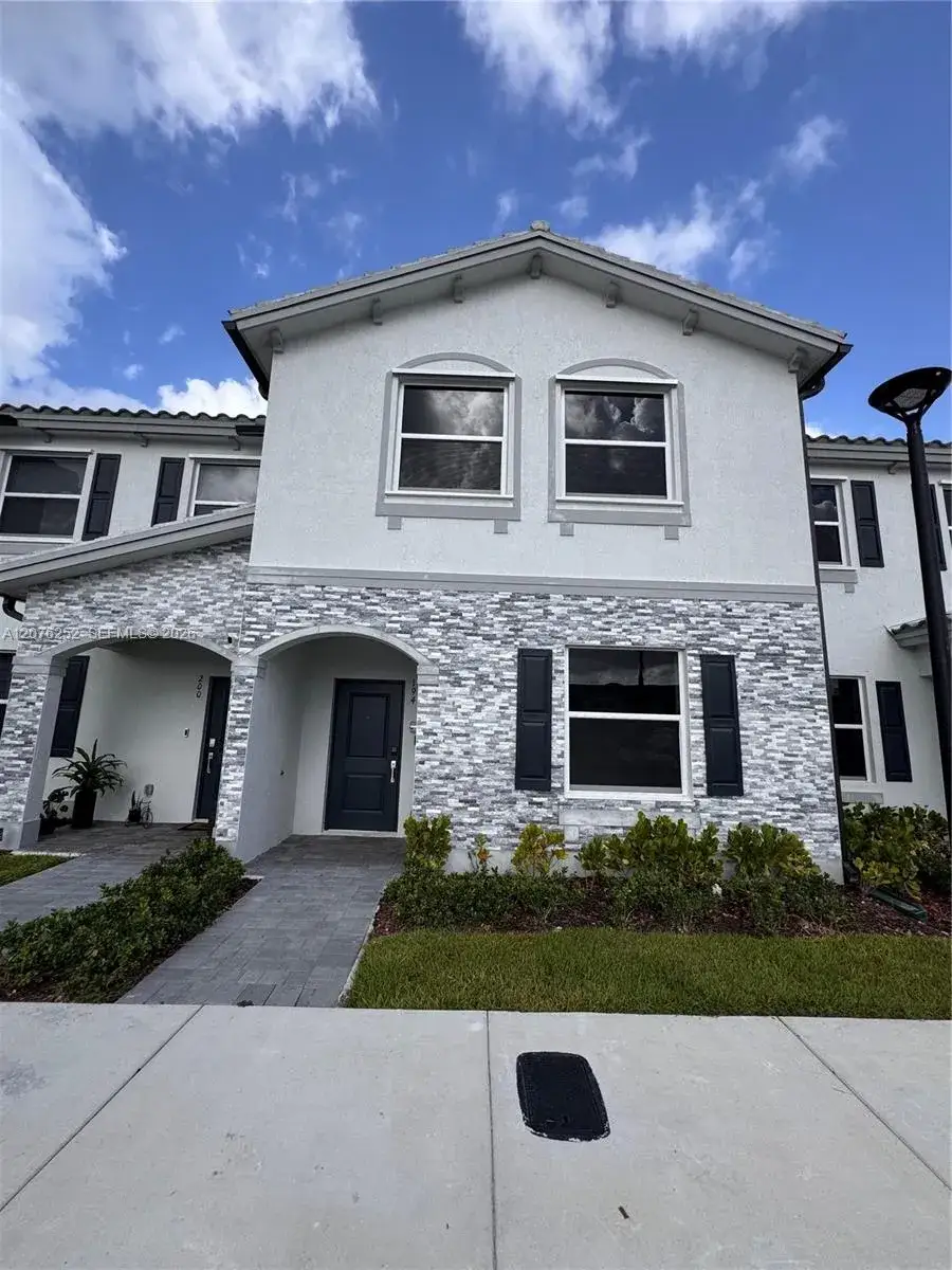 4 bedroom 3 bath Residential Lease for rent at 194 SE 10th Ct, Florida City FL 33034