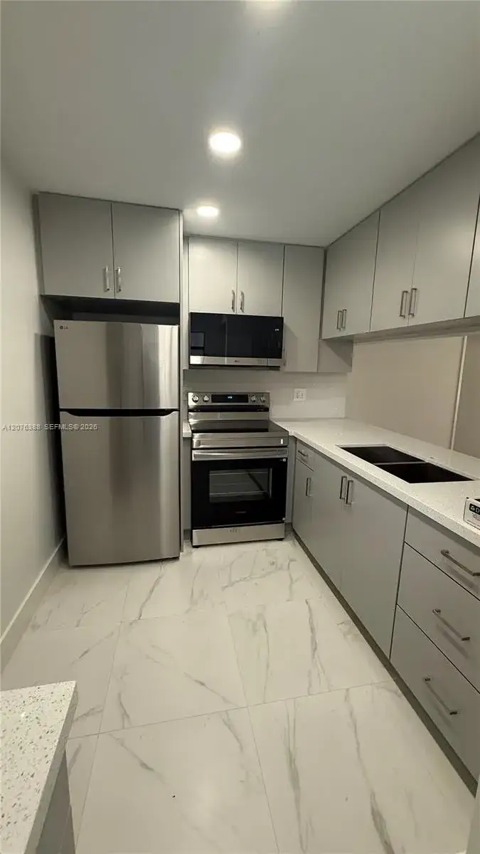 2 bedroom 2 bath Residential for sale at 2750 W 63rd Pl # 24, Hialeah FL 33016