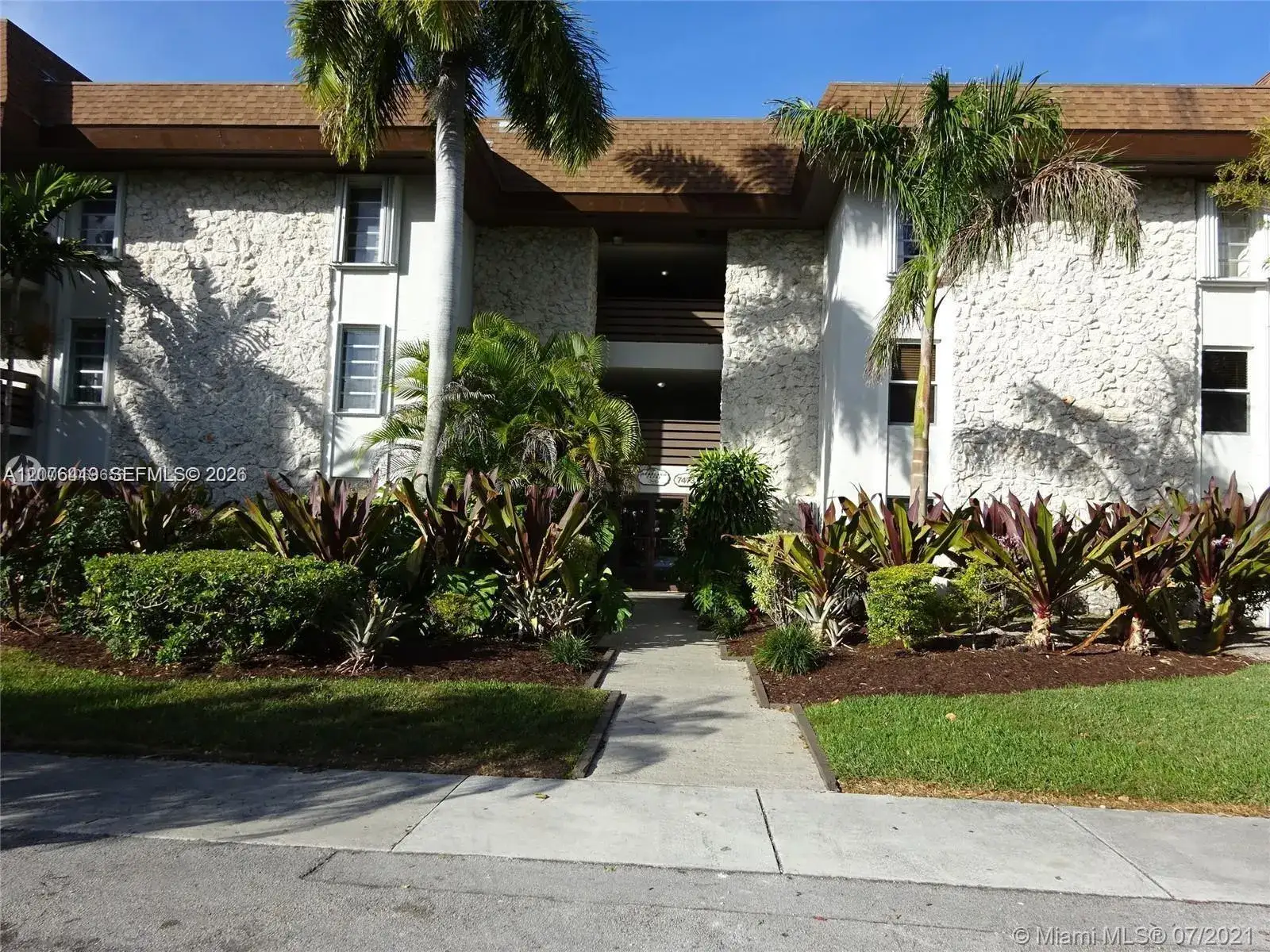 1 bedroom 1 bath Residential Lease for rent at 7473 SW 82nd St # D103, Miami FL 33143