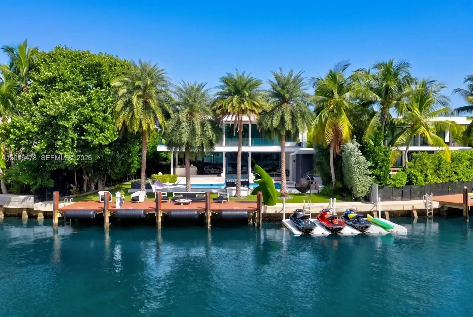 6 bedroom 6 bath Residential for sale at 528 Lakeview Ct, Miami Beach FL 33140