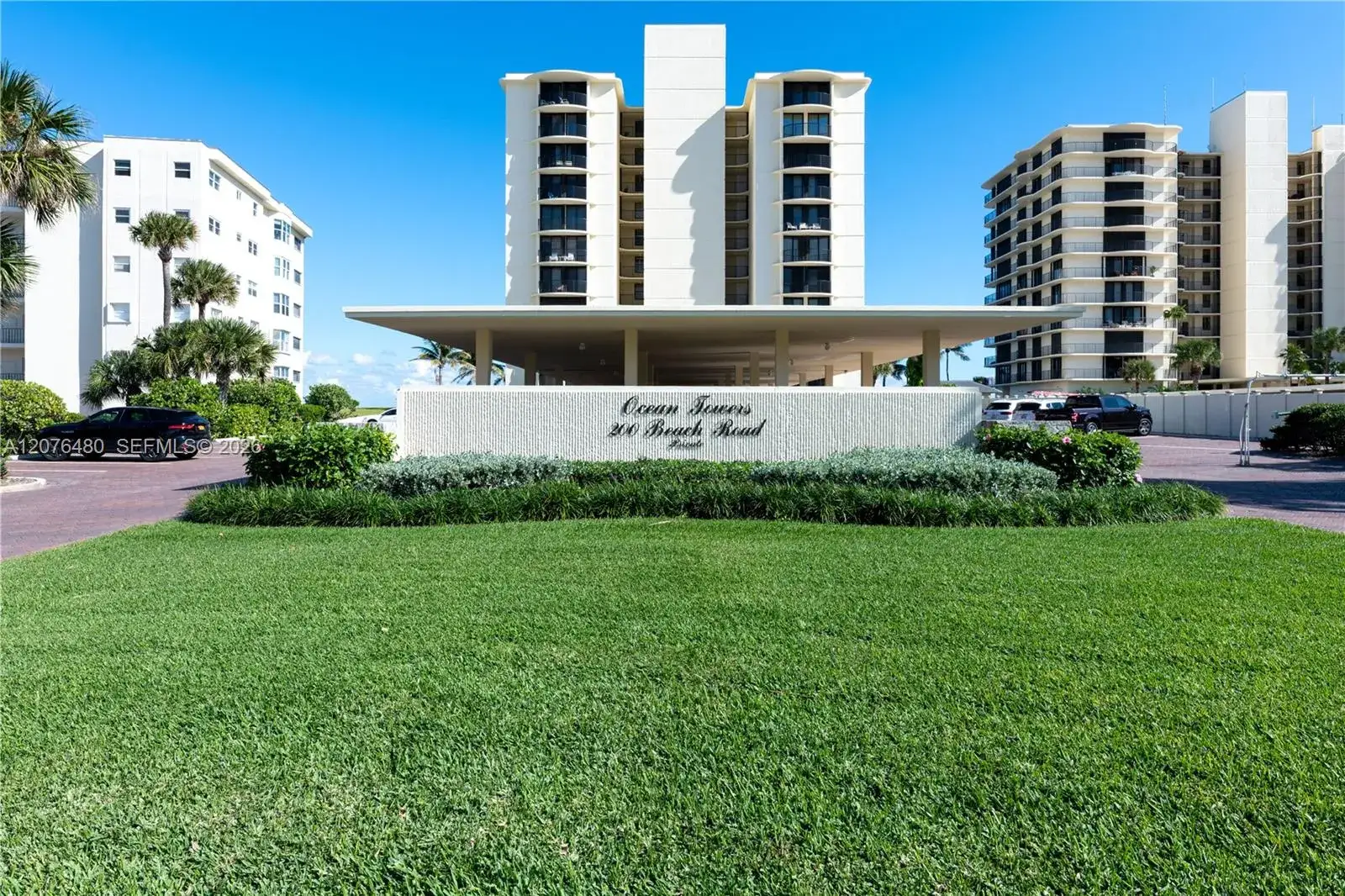 3 bedroom 3 bath Residential for sale at 200 Beach Rd # 701, Tequesta FL 33469