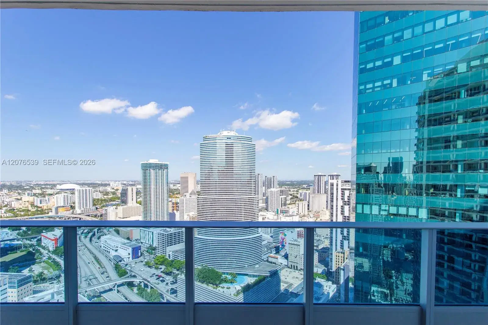 2 bedroom 2 bath Residential Lease for rent at 200 BISCAYNE BLVD WY # 4512, Miami FL 33131