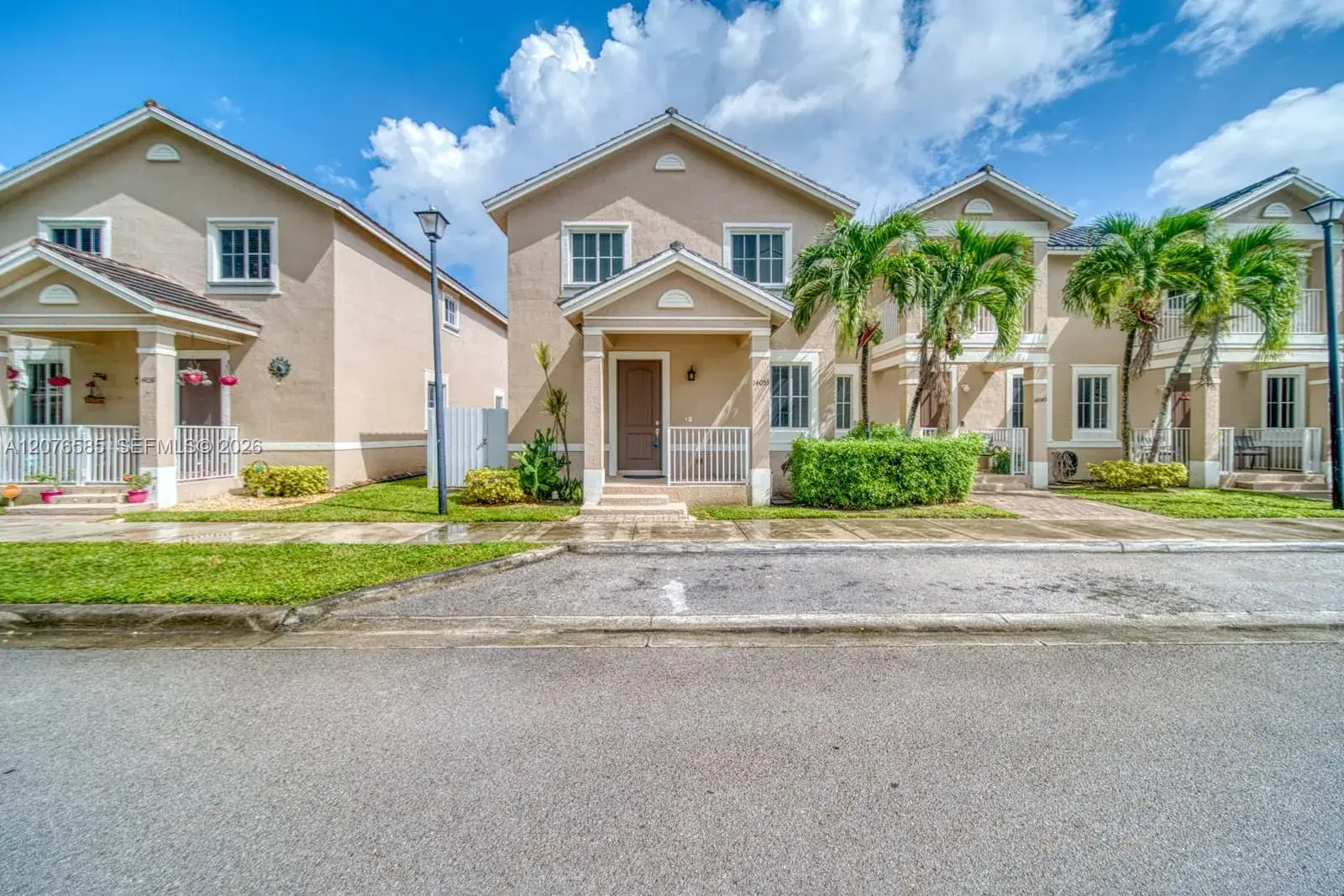 3 bedroom 2 bath Residential for sale at 14053 SW 270th Ter, Homestead FL 33032