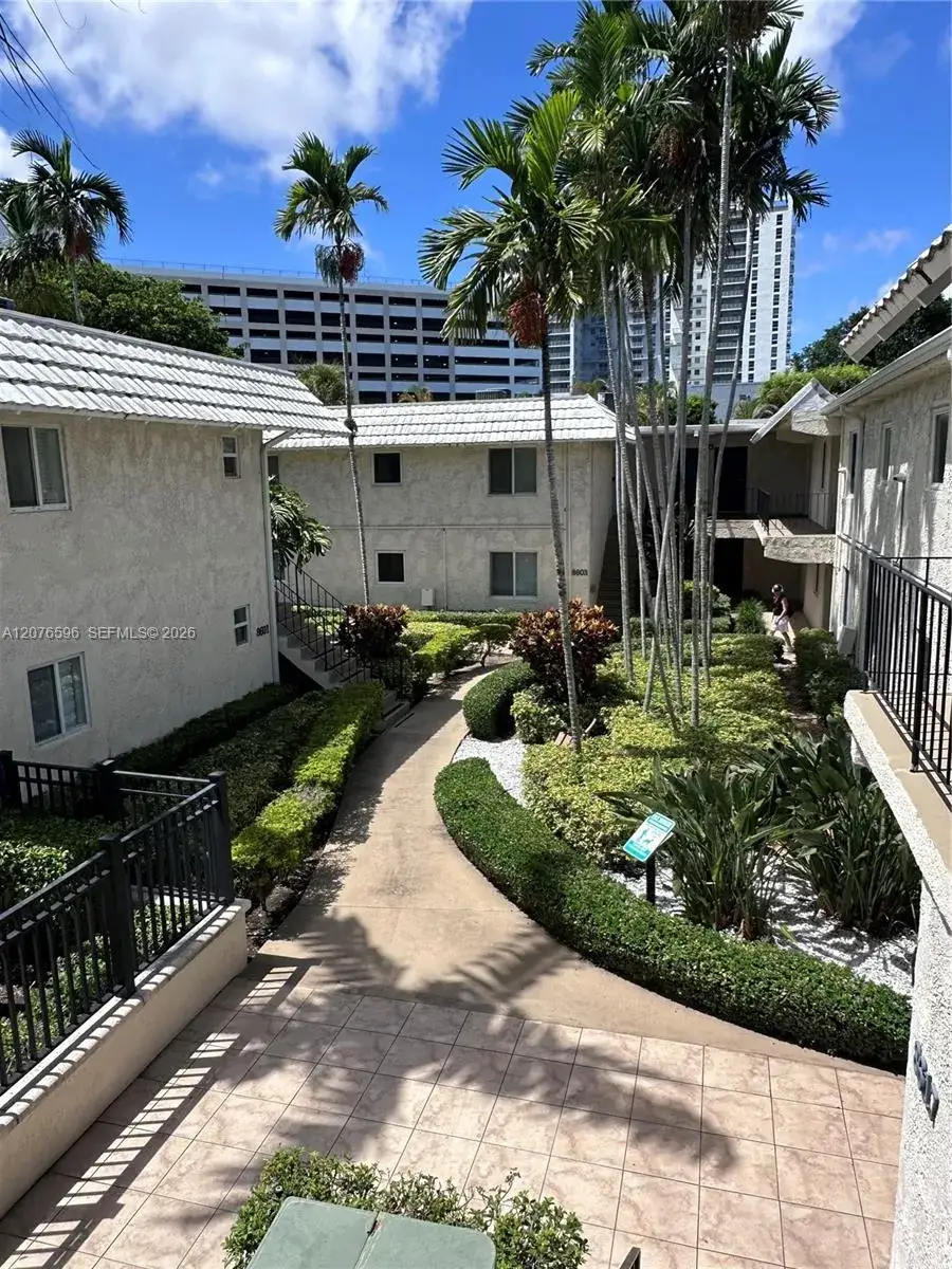 1 bedroom 1 bath Residential Lease for rent at 8615 SW 68th Ct # 22, Pinecrest FL 33156