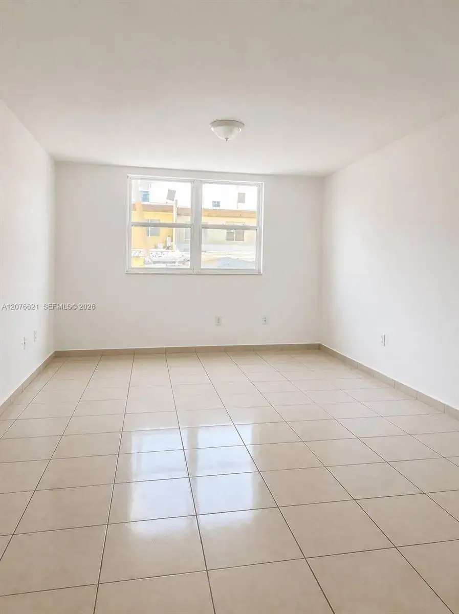 2 bedroom 1 bath Residential Lease for rent at 666 W 81st St # 103, Hialeah FL 33014