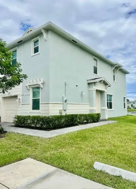 871 SE Grovebush Ln, Port St. Lucie FL 34984