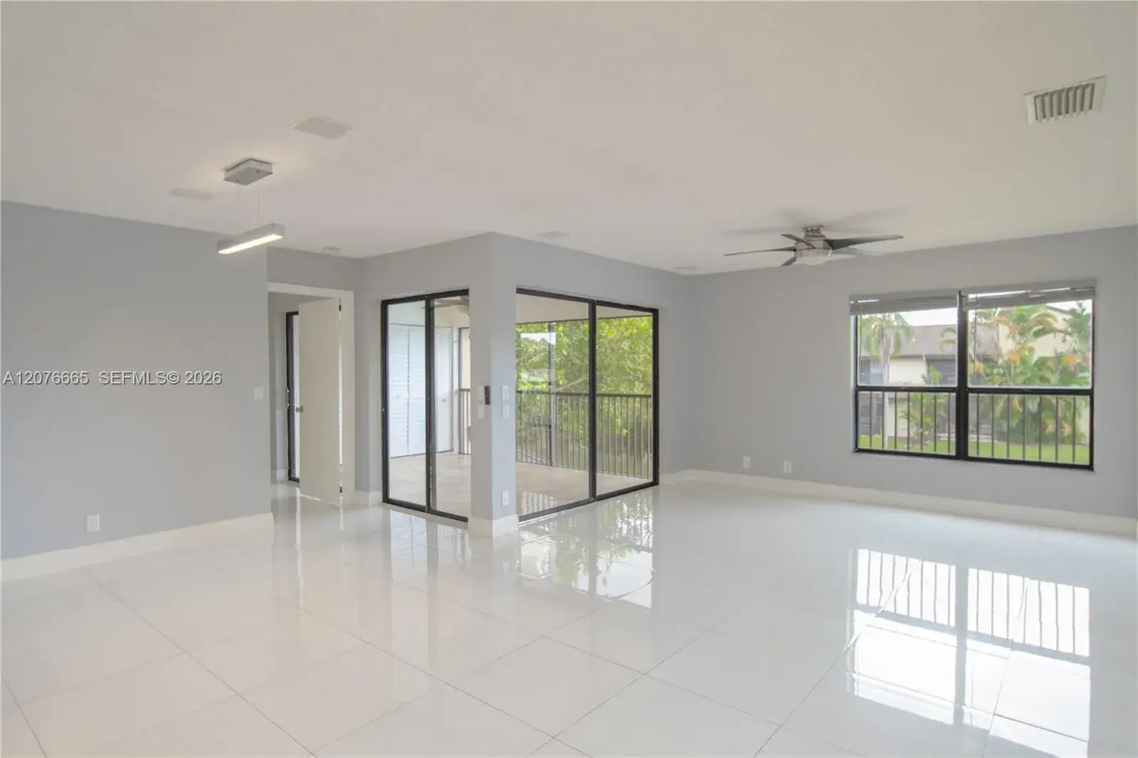 3745 Cocoplum Cir # 3561, Coconut Creek FL 33063