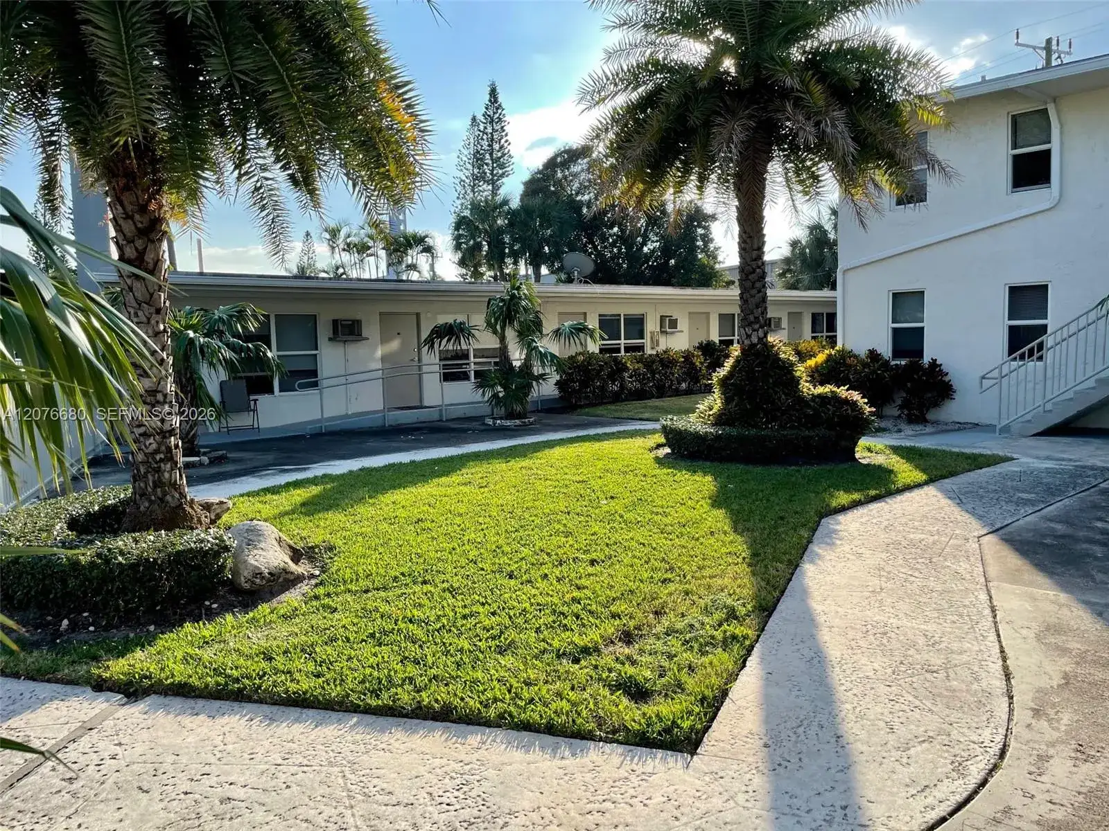 2 bedroom 2 bath Residential Lease for rent at 1077 SE 22nd Ave # N8, Pompano Beach FL 33062