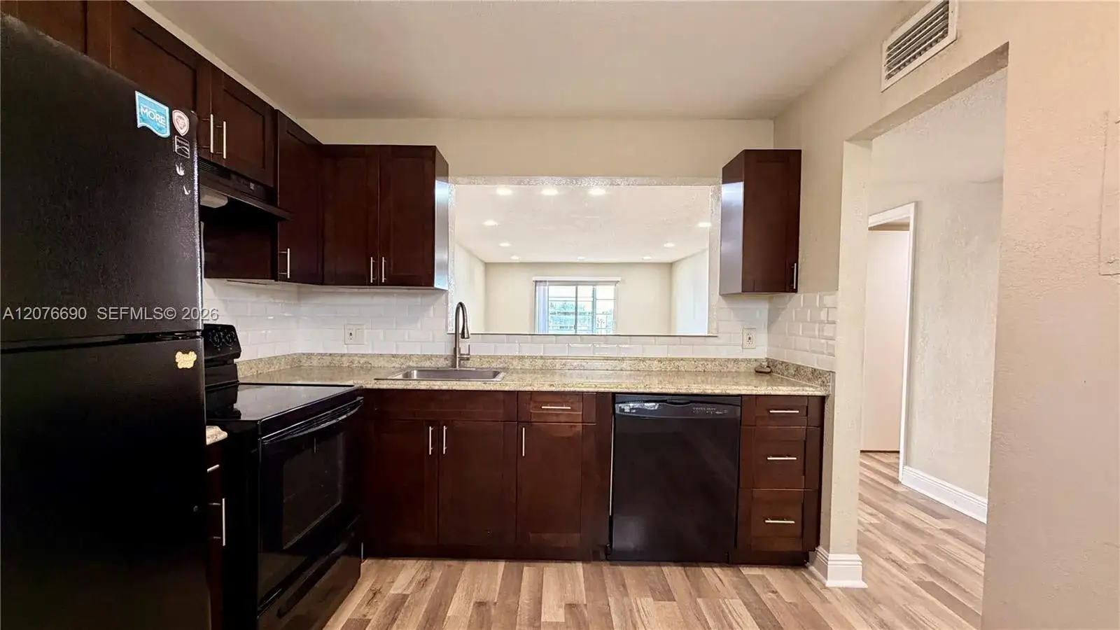 879 NE 195th St # 425, Miami FL 33179