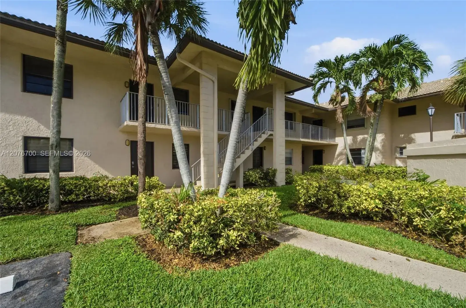 2 bedroom 2 bath Residential for sale at 5510 Lakeside Dr # 108, Margate FL 33063