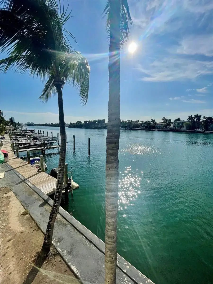 2 bedroom 2 bath Residential for sale at 5600 Collins Ave # 16P, Miami Beach FL 33140