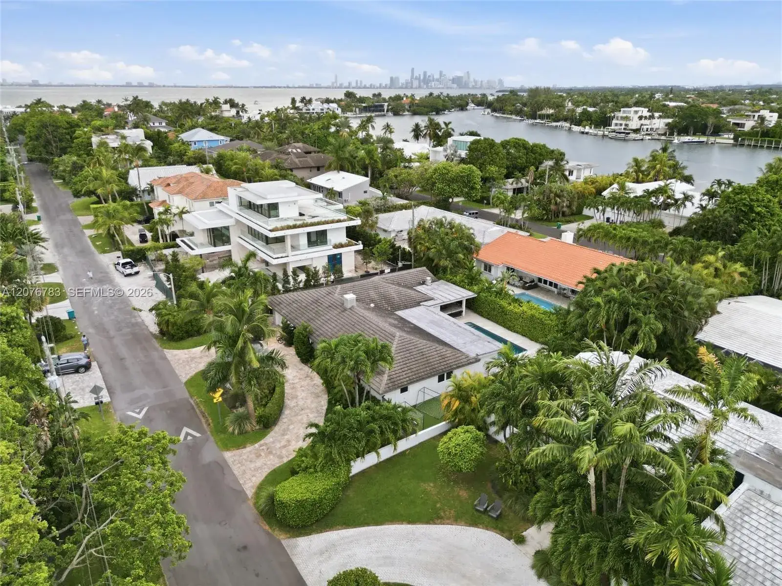 4 bedroom 4 bath Residential for sale at 571 S Mashta Dr, Key Biscayne FL 33149