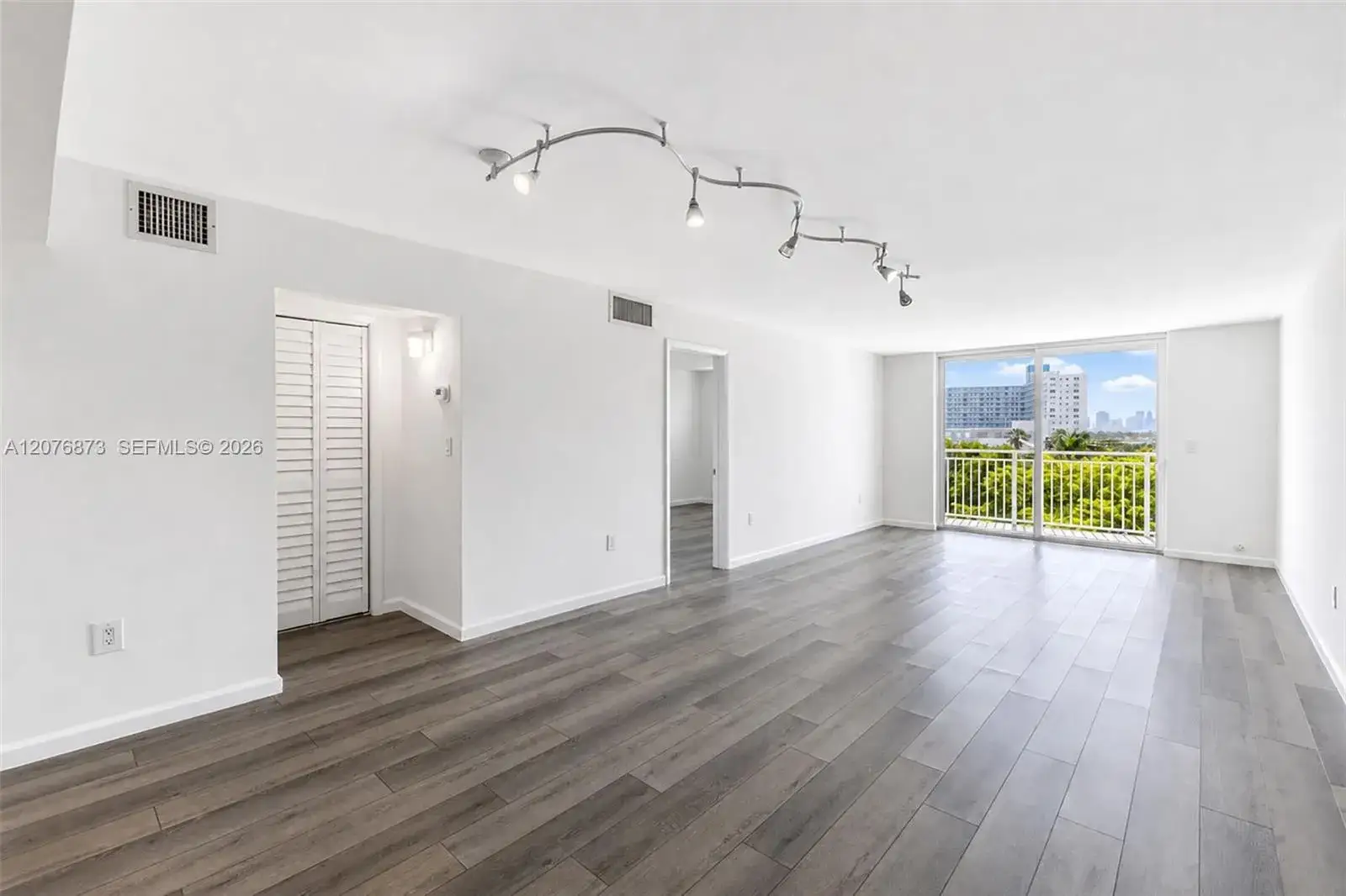 1045 10th St # 604, Miami Beach FL 33139