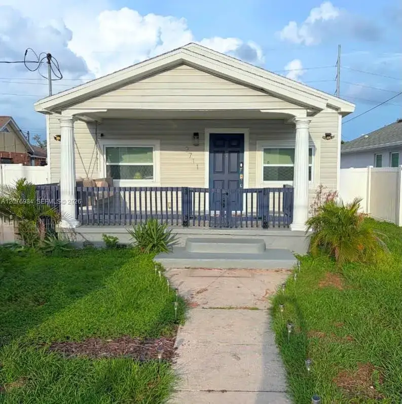 3 bedroom 1 bath Residential for sale at 2711 N 33 Street, Tampa FL 33605