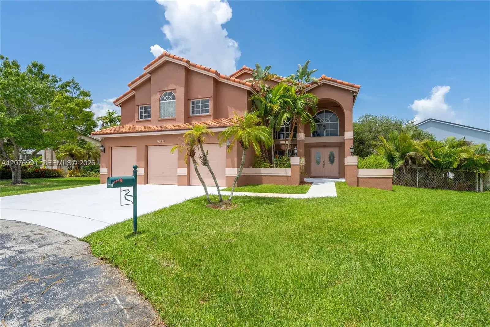4 bedroom 3 bath Residential for sale at 950 NW 197th Ter, Pembroke Pines FL 33029