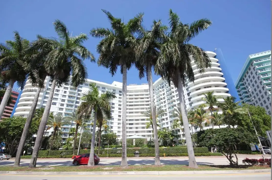 2 bedroom 2 bath Residential Lease for rent at 5161 Collins Ave # 815, Miami Beach FL 33140
