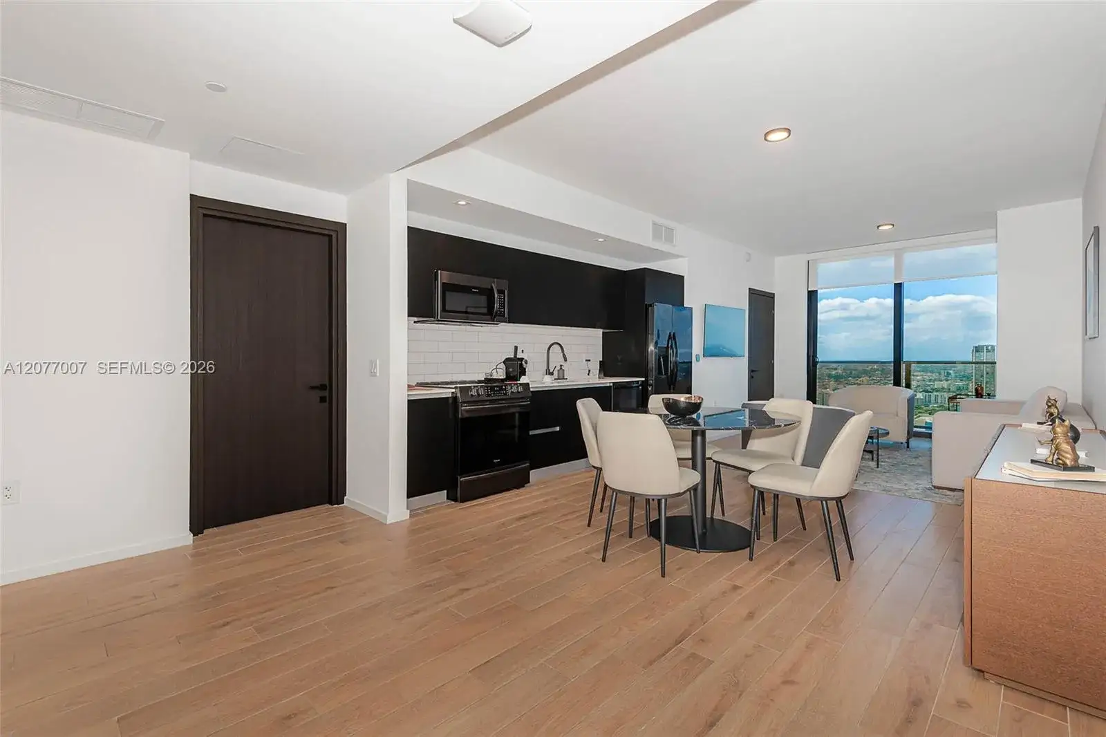 3 bedroom 3 bath Residential for sale at 398 NE 5TH # 4118, Miami FL 33132