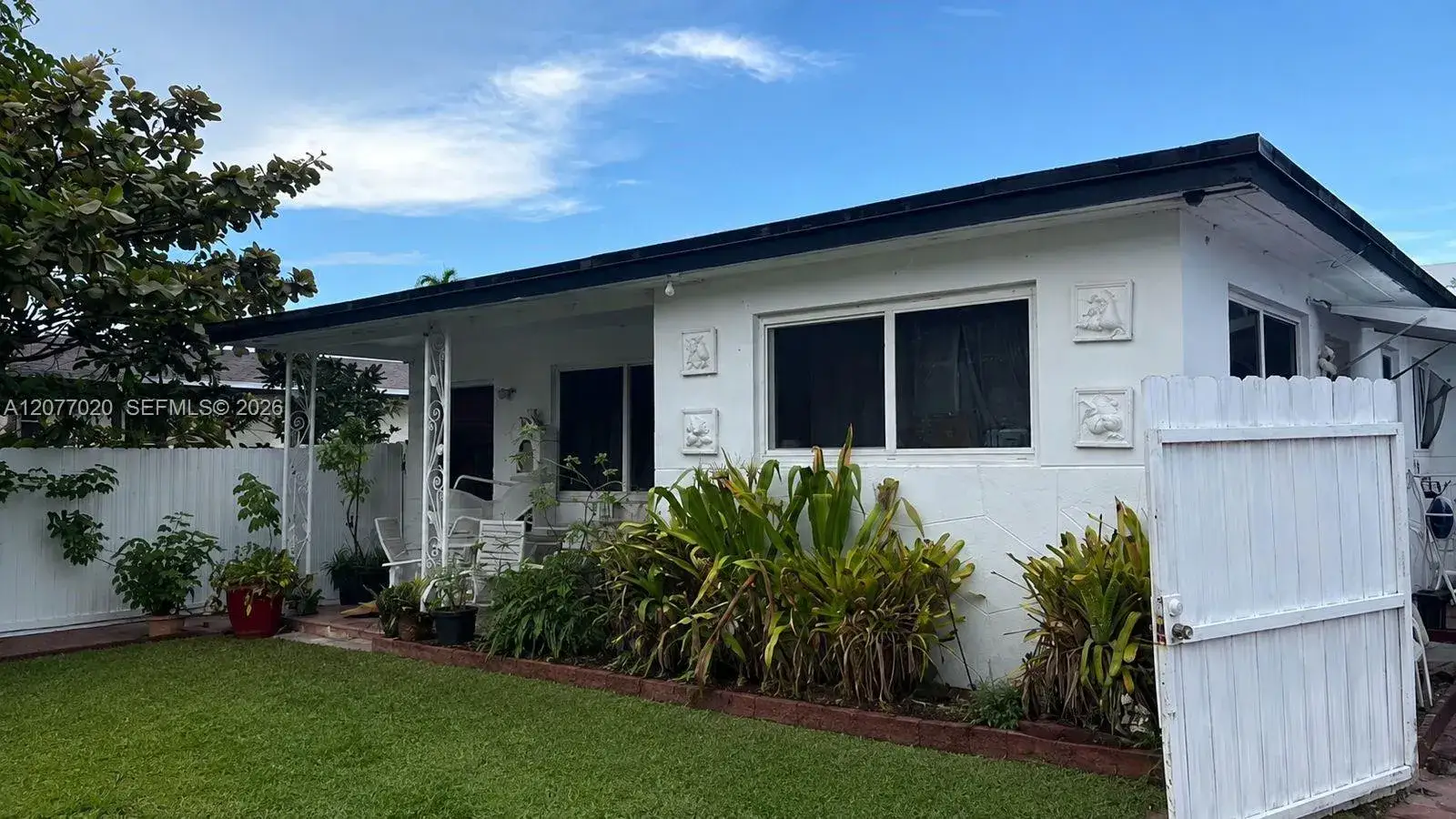 Residential Income for sale at 13741 NE 20th Pl, North Miami Beach FL 33181