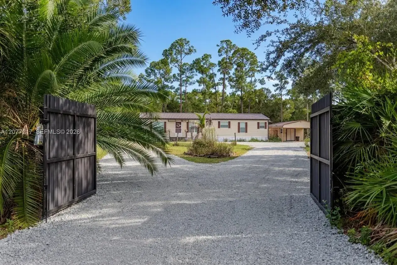 3 bedroom 2 bath Residential for sale at 4075 Fort Center Avenue, La Belle FL 33935