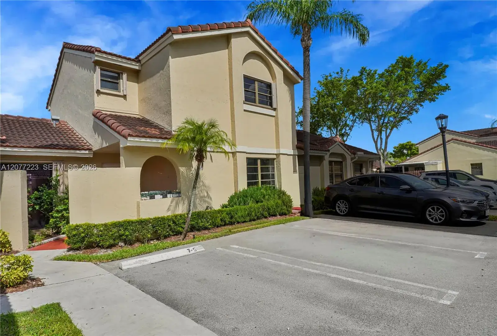 2 bedroom 2 bath Residential for sale at 6538 NW 170th Ter, Hialeah FL 33015