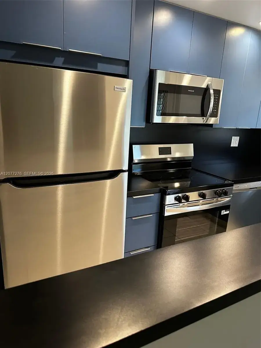 1 bedroom 1 bath Residential Lease for rent at 270 Layne Blvd # 114, Hallandale Beach FL 33009