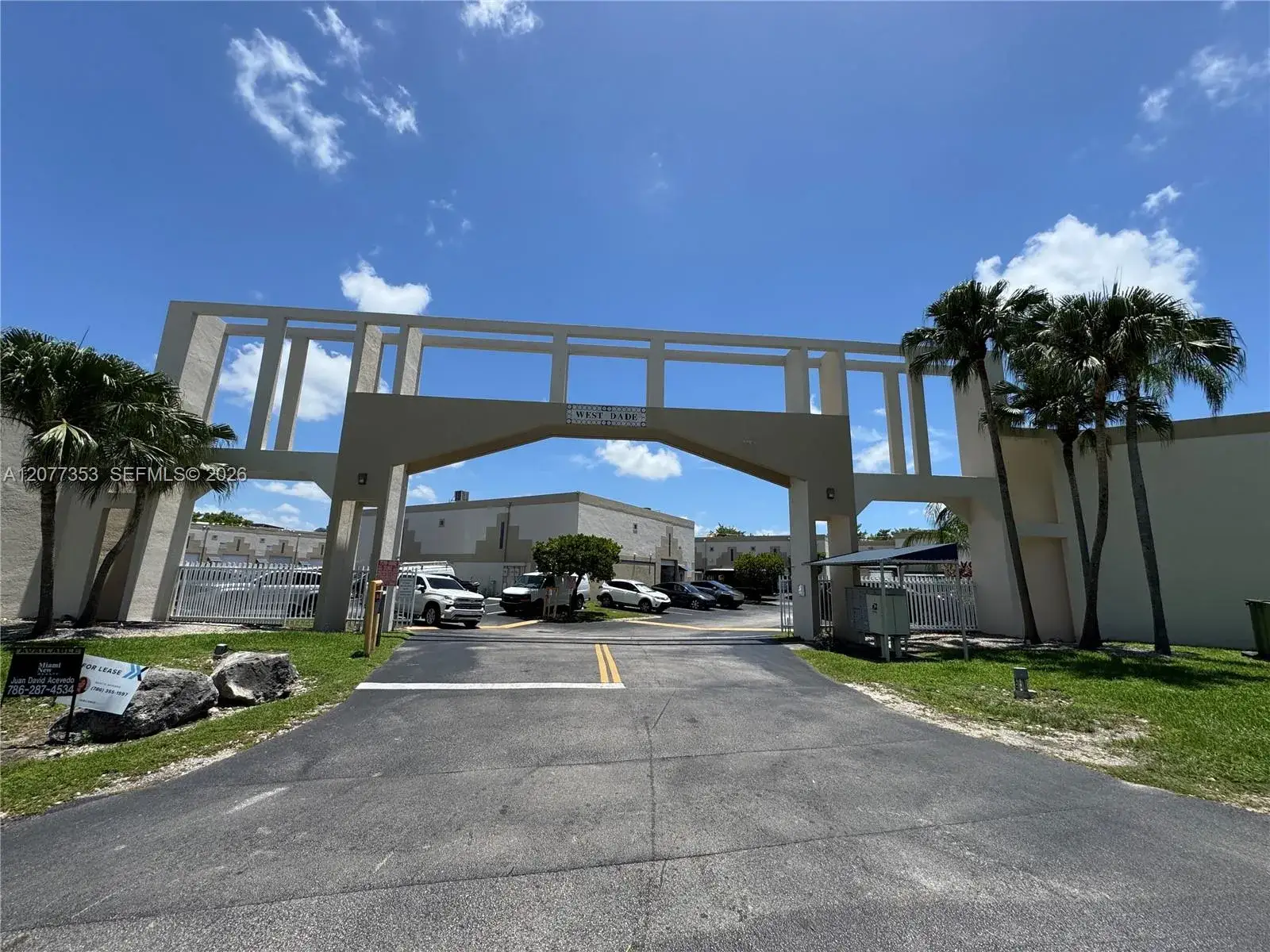 Commercial Sale for sale at 10411 NW 28th St # C101, Doral FL 33172