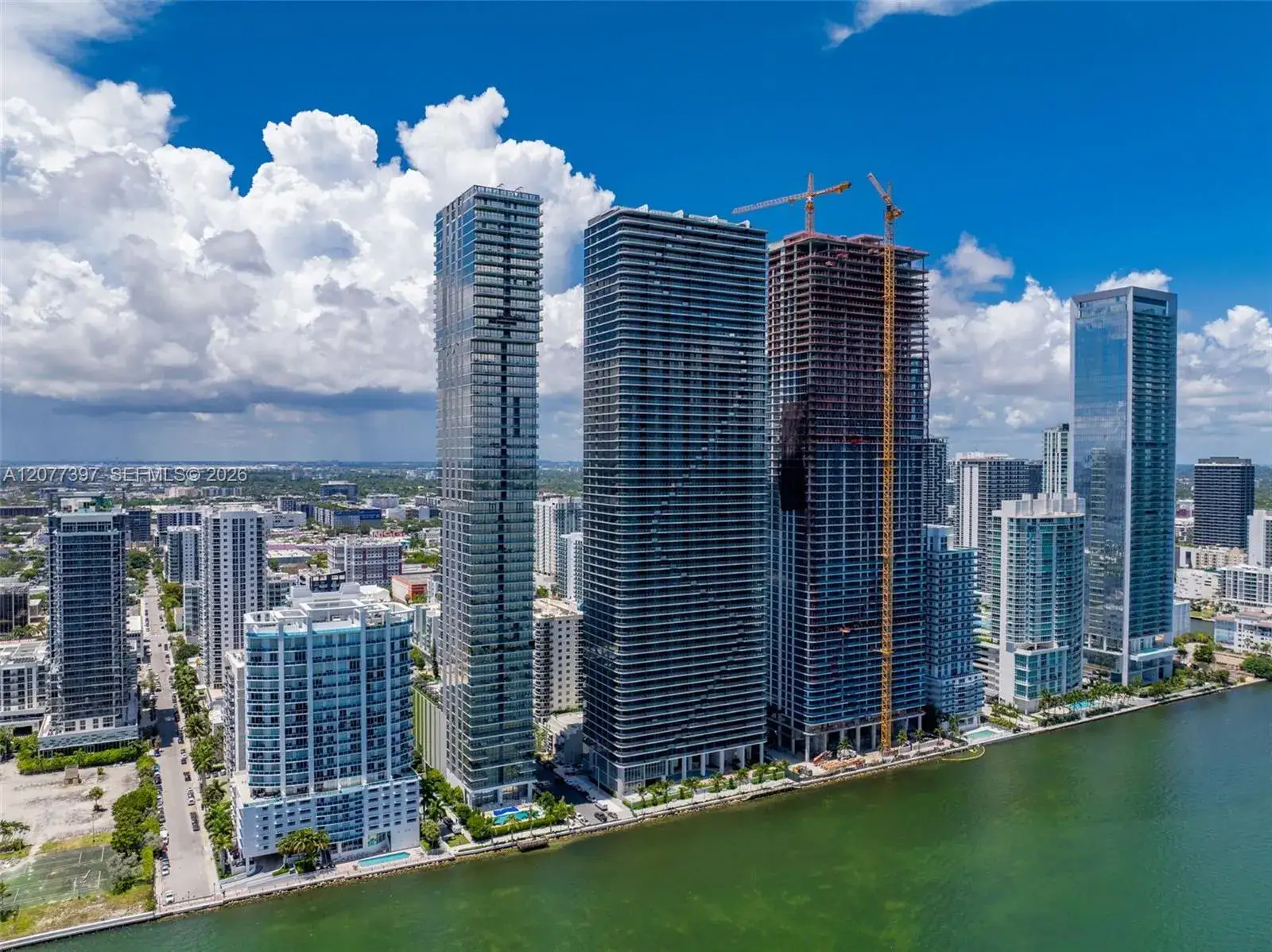 4 bedroom 5 bath Residential Lease for rent at 700 NE 24 # 2607, Miami FL 33137
