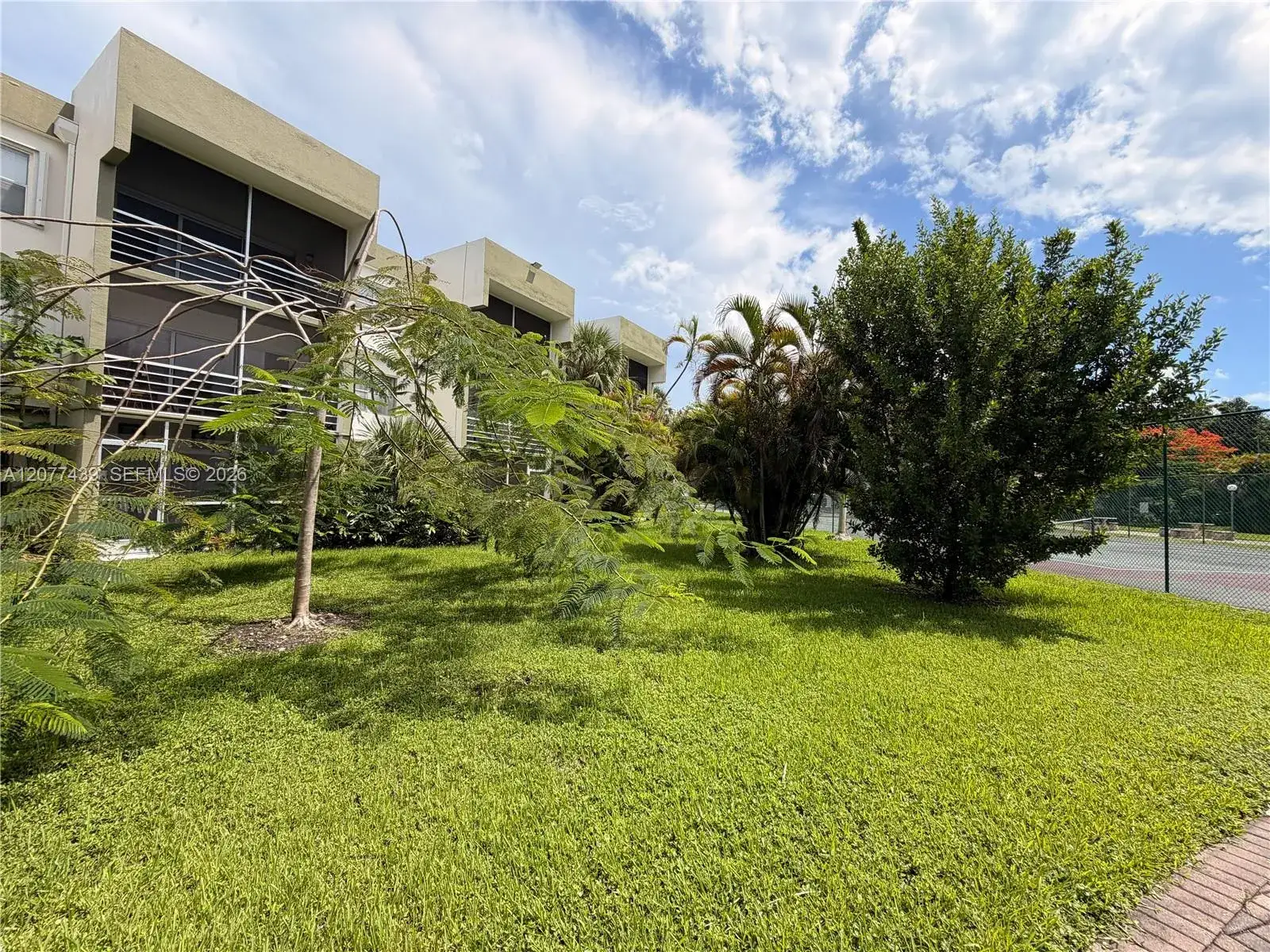 2 bedroom 2 bath Residential for sale at 4235 N University Dr # 103, Sunrise FL 33351