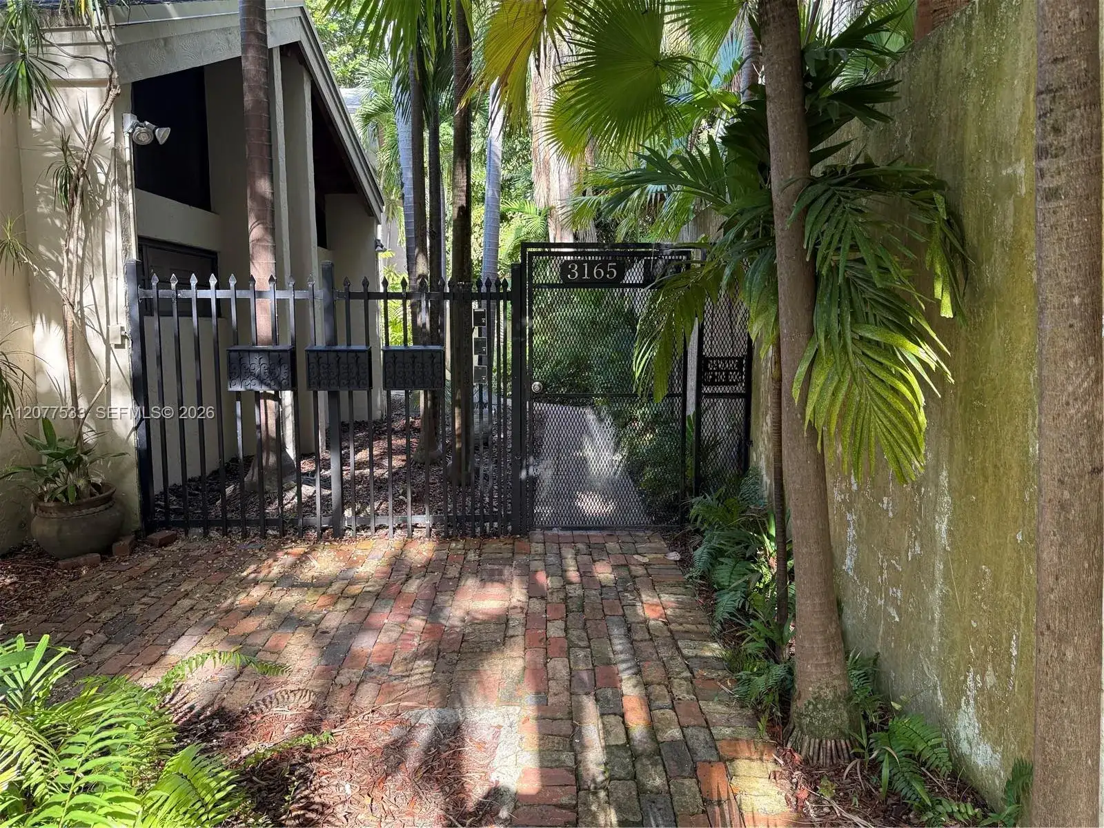 2 bedroom 2 bath Residential Lease for rent at 3165 Center St # 1, Miami FL 33133
