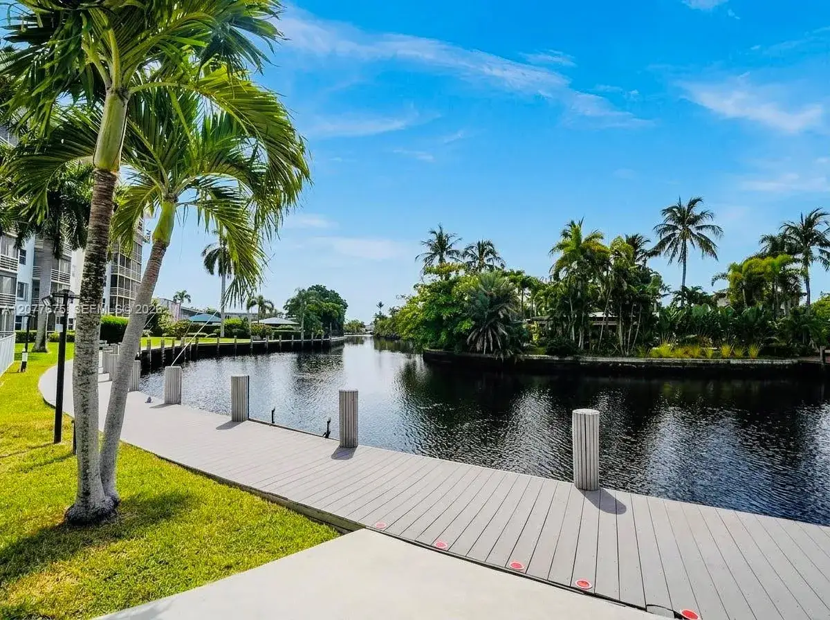 2 bedroom 2 bath Residential for sale at 2970 NE 16th Ave # 214, Oakland Park FL 33334