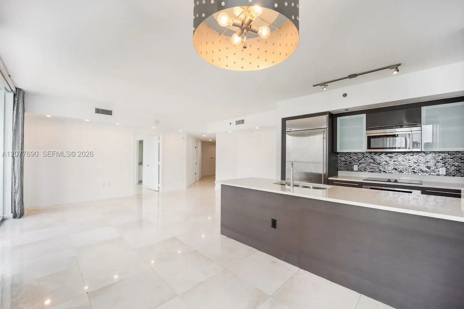 2 bedroom 2 bath Residential Lease for rent at 55 SE 6th St # 3901, Miami FL 33131