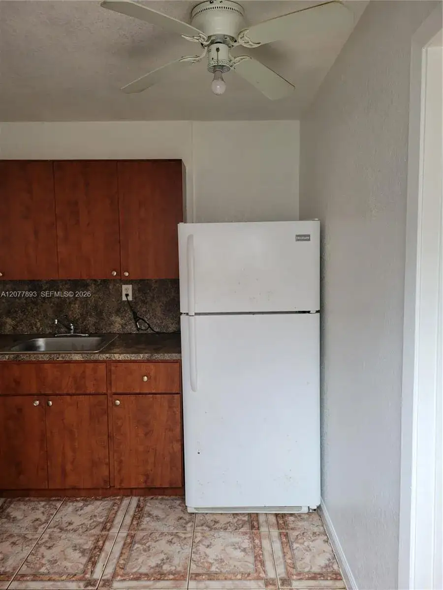 1 bedroom 1 bath Residential Lease for rent at 14815 NE 8th Ct # 1, Miami FL 33161