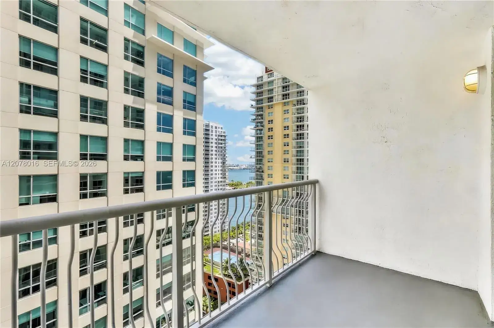 1 bath Residential for sale at 1200 Brickell Bay Dr # 2510, Miami FL 33131