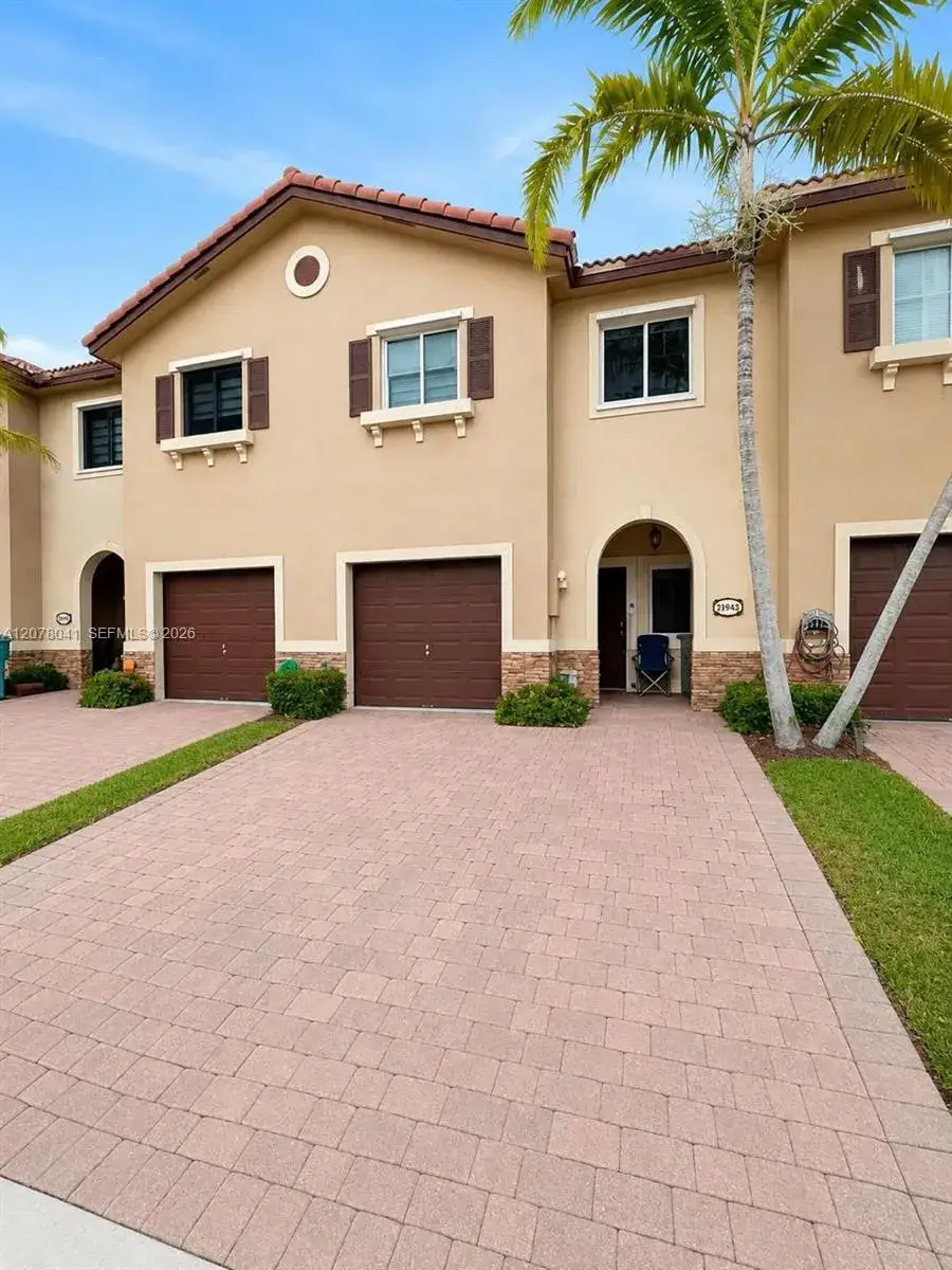 3 bedroom 2 bath Residential for sale at 21943 SW 88th Path, Cutler Bay FL 33190