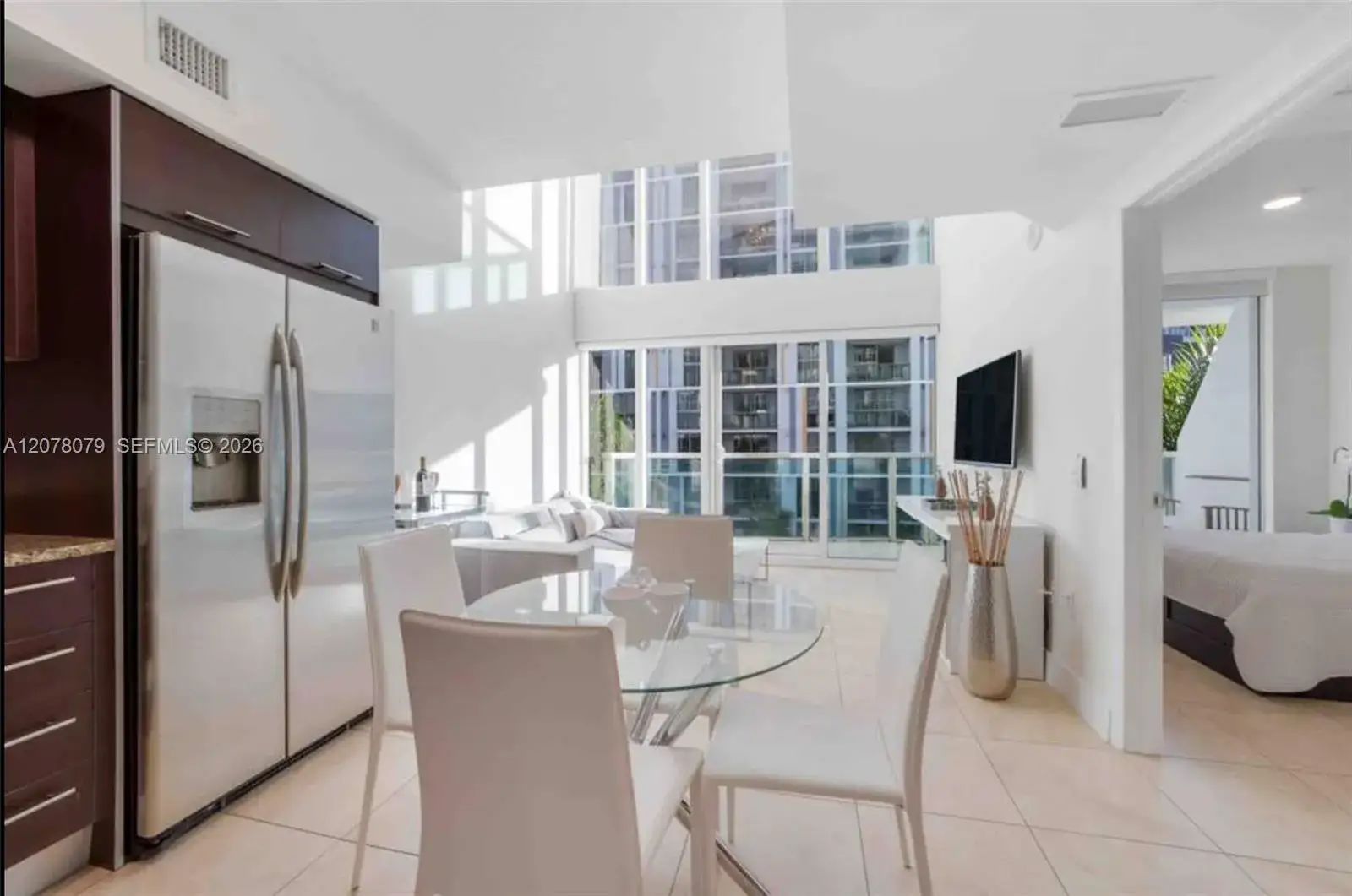 2 bedroom 2 bath Residential Lease for rent at 41 SE 5th St # 408, Miami FL 33131