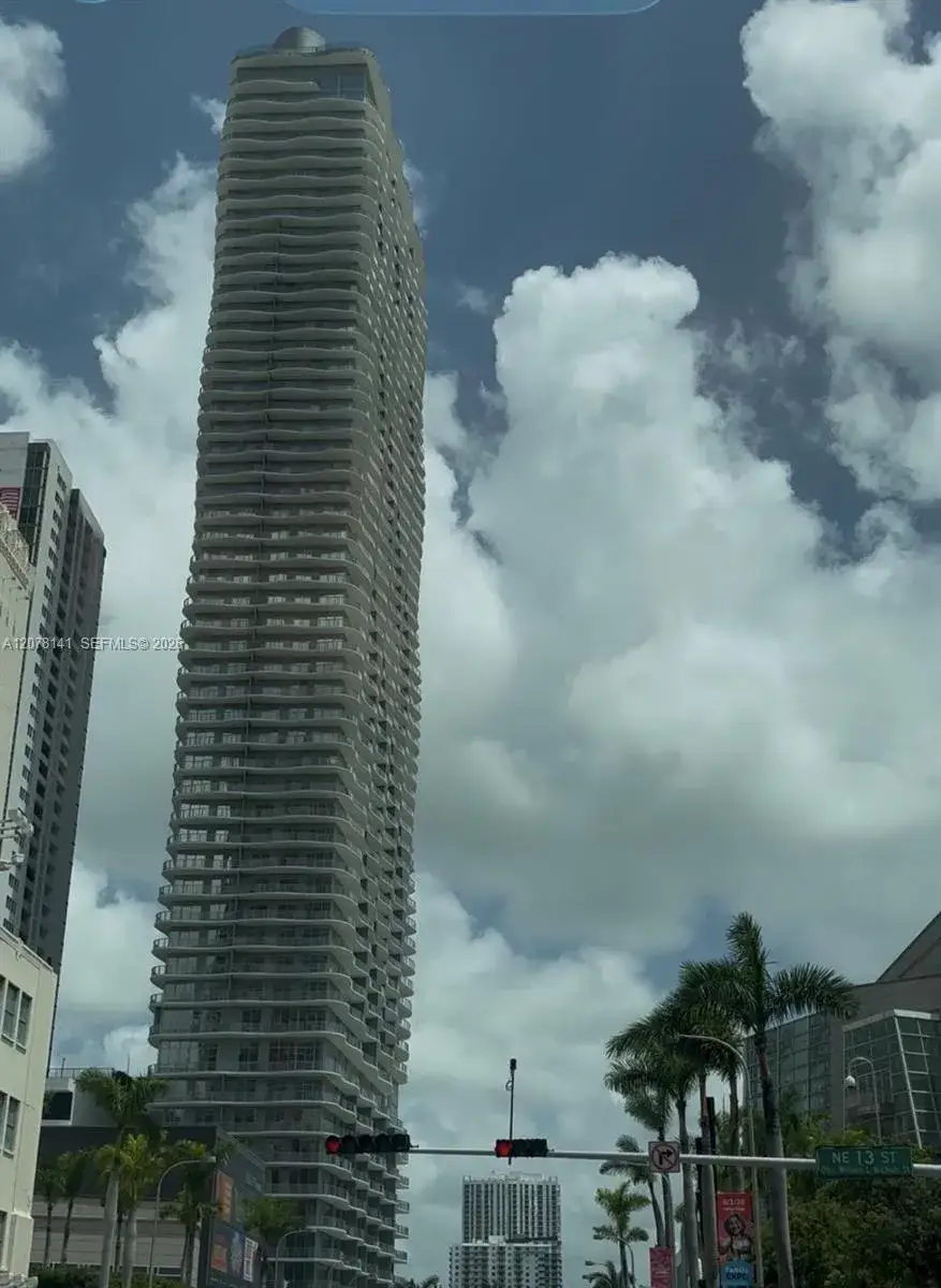 2 bedroom 2 bath Residential Lease for rent at 1400 Biscayne Blvd # 2106, Miami FL 33132