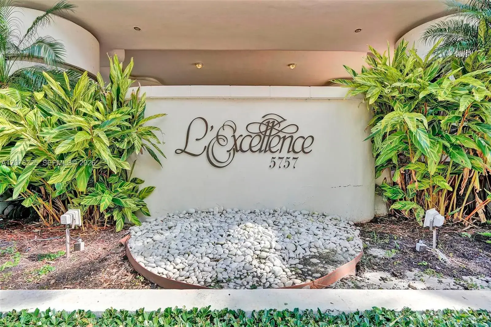 2 bedroom 2 bath Residential Lease for rent at 5757 Collins Ave # 2004, Miami Beach FL 33140
