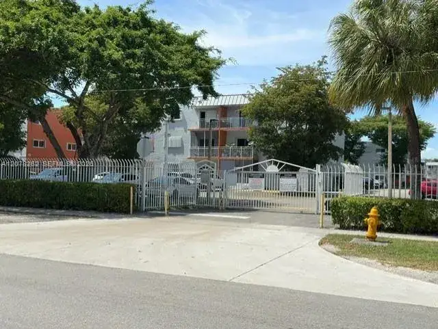 11301 SW 200th St # A, Miami FL 33157