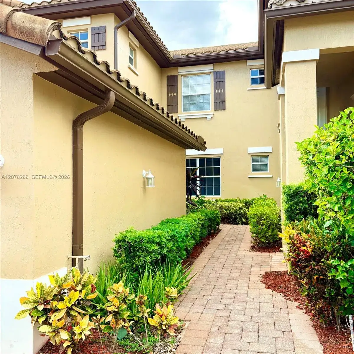 3 bedroom 2 bath Residential for sale at 8351 NW 128th Ln # B, Parkland FL 33076