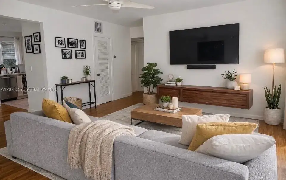 2 bedroom 1 bath Residential for sale at 5665 SW 80th St # 62B, Miami FL 33143